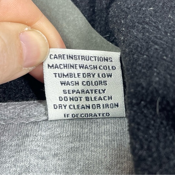 Sutton Sportswear, Big Sky Montana Embroidered Logo Pullover Sweatshirt. Small - Picture 5 of 7